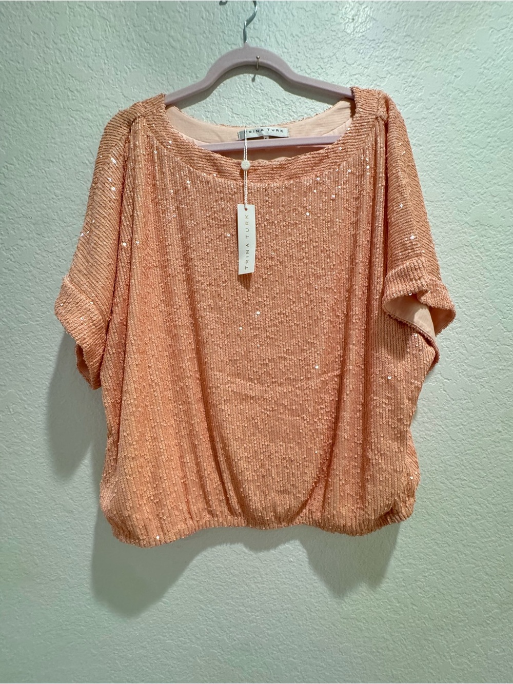 NWT Trina Turk Blush Sequin Short Sleeve Sprite 2 Top in Strawberry Fields
